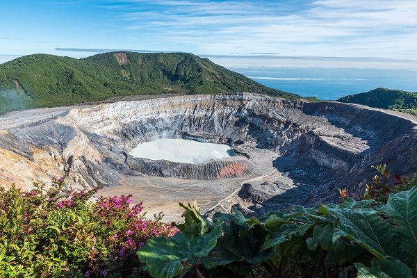 Vulkan Póas mit Krater im Nationalpark in Costa Rica